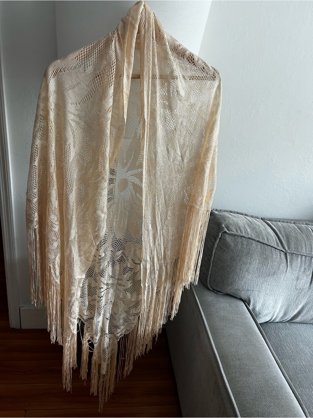 Retro Lace Floral Fringe Cream Ivory Piano Shawl Boho  Granny Cottage